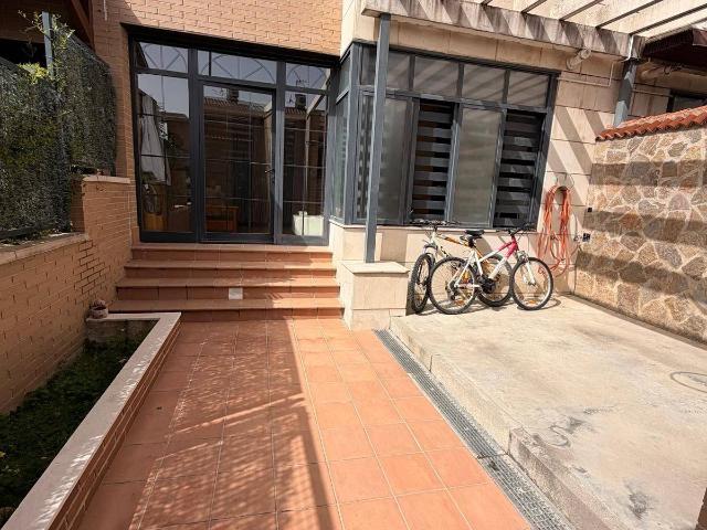 Casa adosada en Venta en Hispanoamérica Comunidades