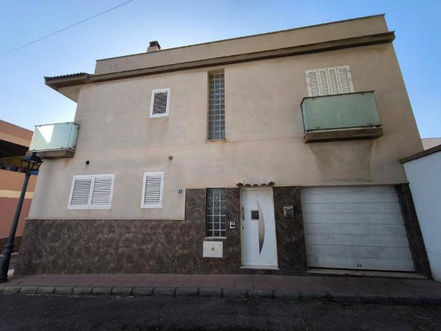 Casa adosada en Venta en Huércal de Almería
