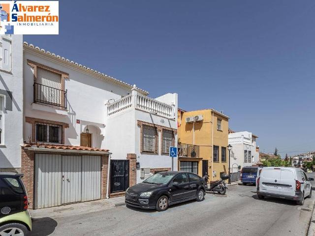 Casa adosada en Venta en Huétor Vega
