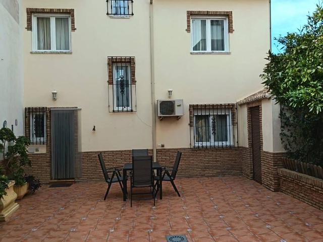 Casa adosada en Venta en Huétor Vega