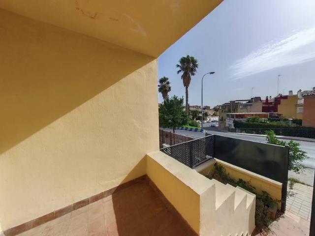 Casa adosada en Venta en Huétor Vega