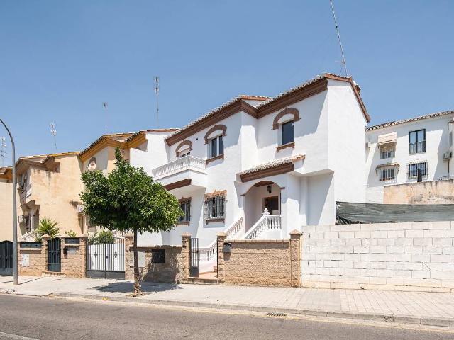 Casa adosada en Venta en Huétor Vega