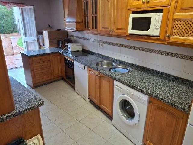 Casa adosada en venta en Huétor Vega. Venta de chalet adosado en Huétor Vega. Casas adosadas Huétor.