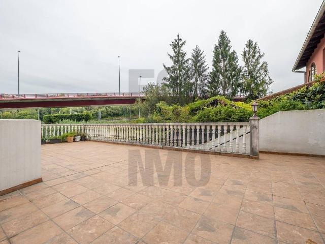 Casa adosada en Venta en Intxaurrondo