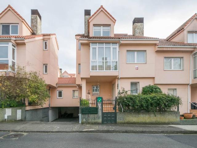 Casa adosada en Venta en Inás