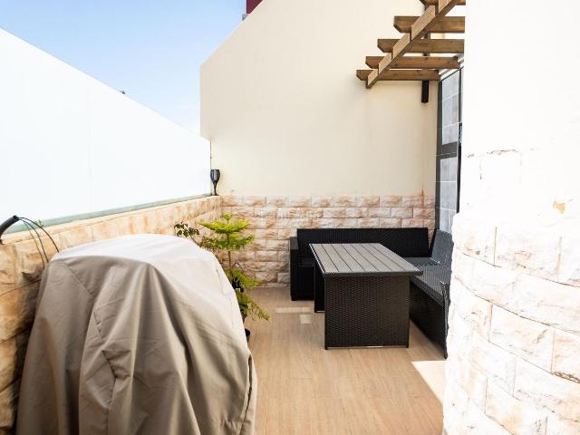 Casa adosada en venta en Ingenio, Ingenio pueblo. ADOSADO EN TRANQUILA URBANIZACIÓN EN INGENIO, ISLAS CANARIAS, ESPAÑA. Casas adosadas.