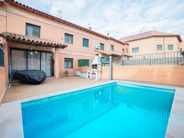 Casa adosada en venta en Illescas, Parque Manuel de Vega Carretera de Ugena. Casas adosadas.