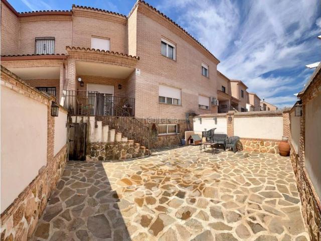 Casa adosada en venta en Illescas, Parque Manuel de Vega Carretera de Ugena. LISTO PARA ENTRAR A VIVIR. Casas adosadas.