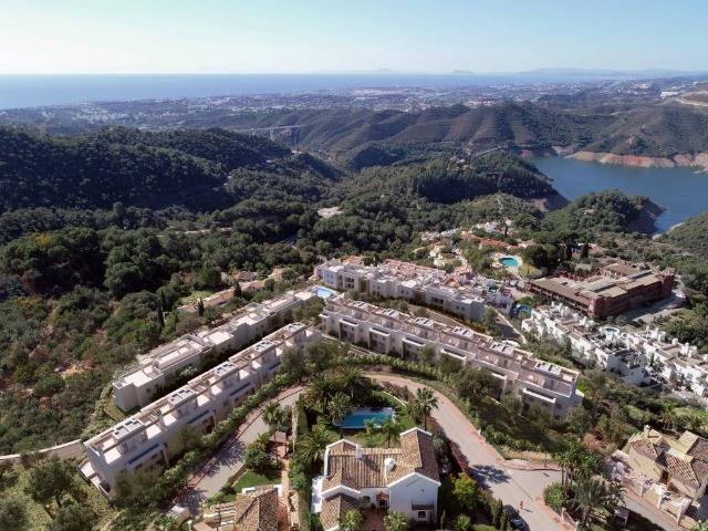 Casa adosada en Venta en Istán