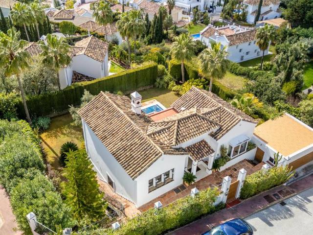 Casa adosada en Venta en Istán