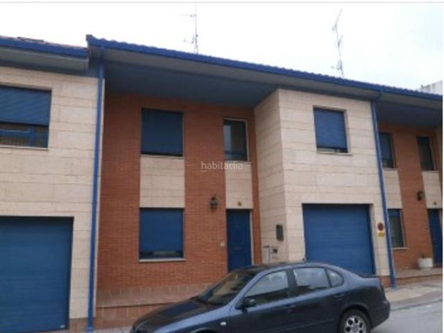 Casa adosada en venta en Íscar. en Iscar. Casas adosadas.