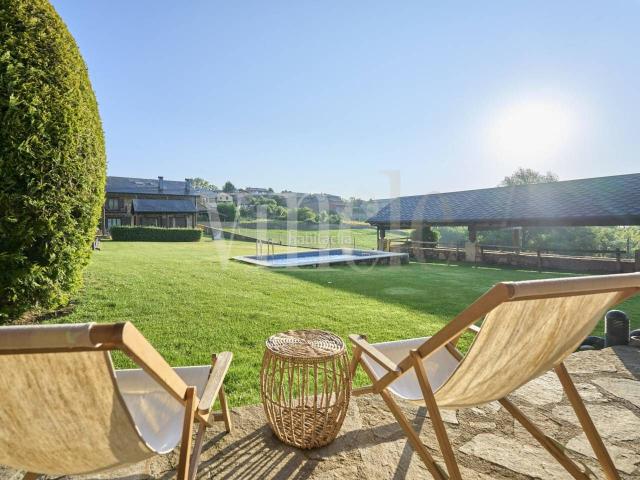 Casa adosada en venta en Isòvol Pirineos. Casa Adosada Esquinera en Venta en Olopte. Casas adosadas.