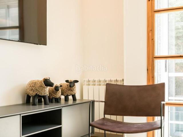 Casa adosada en venta en Jaca, Estación. Chalet adosado de diseño completamente reformado en Jaca. Casas adosadas.