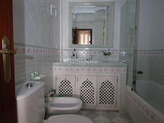 Casa adosada en venta en Jerez de la Frontera, Vallesequillo. EDIFICIO CON 4 VIVIENDAS INDEPENDIENTES Y LOCAL COMERCIAL. Casas adosadas Jerez de la.