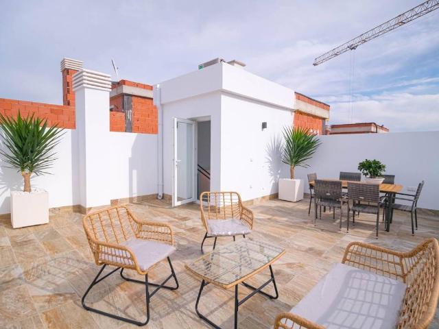 Casa adosada en Venta en Jerónimo y Avileses
