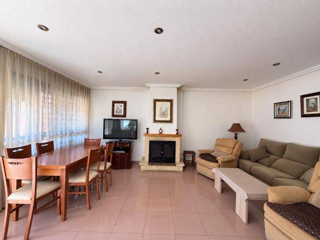 Casa adosada en Venta en Juan de Borbón