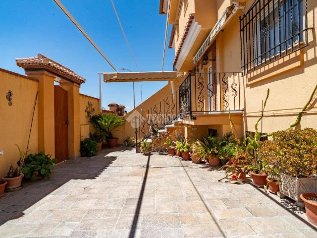 Casa adosada en Venta en Jun
