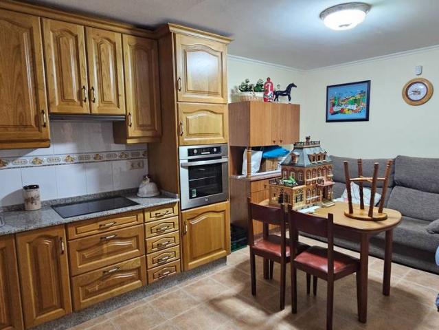 Casa adosada en Venta en O Feal Xubia