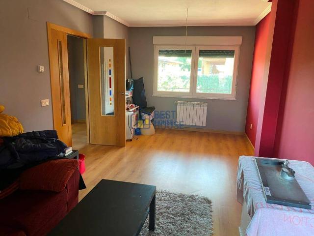 Casa adosada en Venta en Onzonilla