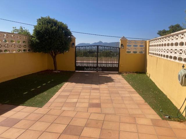 Casa adosada en venta en Onil. Adosado en Onil. Casas adosadas.
