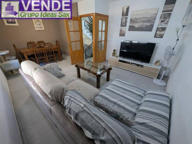 Casa adosada en venta en Onil. CHALET ADOSADO EN VENTA EN ONIL. Casas adosadas.