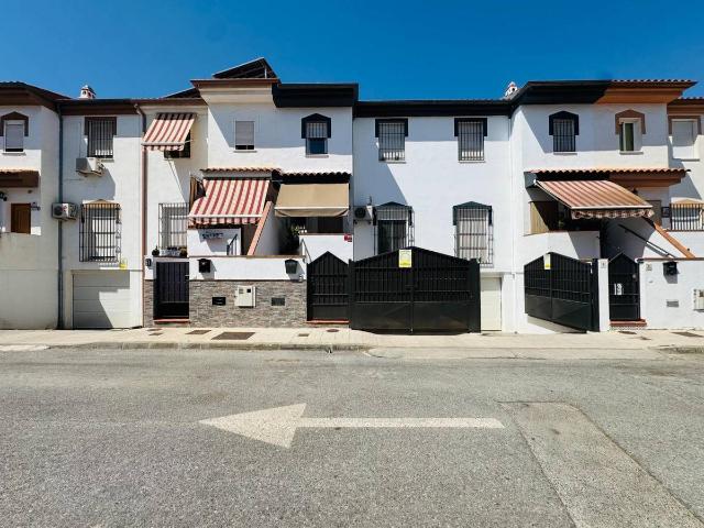 Casa adosada en Venta en Ogíjares
