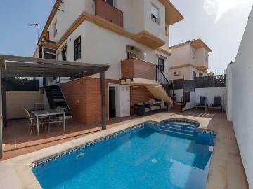 Casa adosada en Venta en Ogíjares