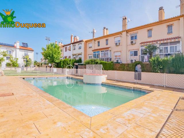Casa adosada en venta en Ogíjares. Casa adosada en lomalinda Ogijares Con piscina comunitaria. Casas adosadas.
