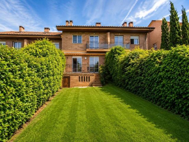 Casa adosada en Venta en Olaz
