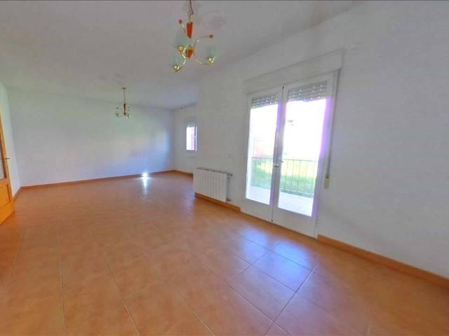 Casa adosada en Venta en Olías del Rey