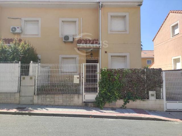 Casa adosada en Venta en Olías del Rey