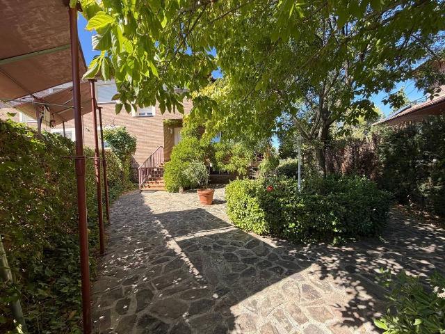 Casa adosada en Venta en Olías del Rey