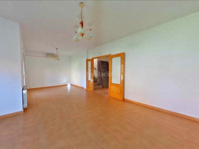 Casa adosada en venta en Olías del Rey. Casas adosadas Olías del.