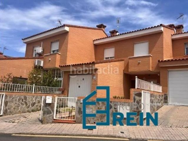 Casa adosada en venta en Olías del Rey. CHALET EN OLIAS DEL REY ALQUILADO. Casas adosadas Olías del.
