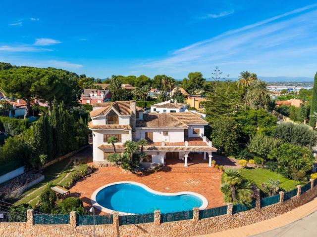 Casa adosada en Venta en Olimar Carambolo Atalaya de Levante