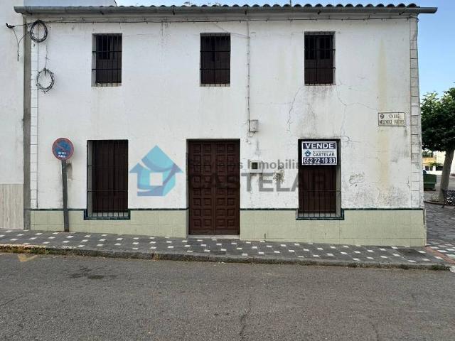 Casa adosada en Venta en Oliva de la Frontera