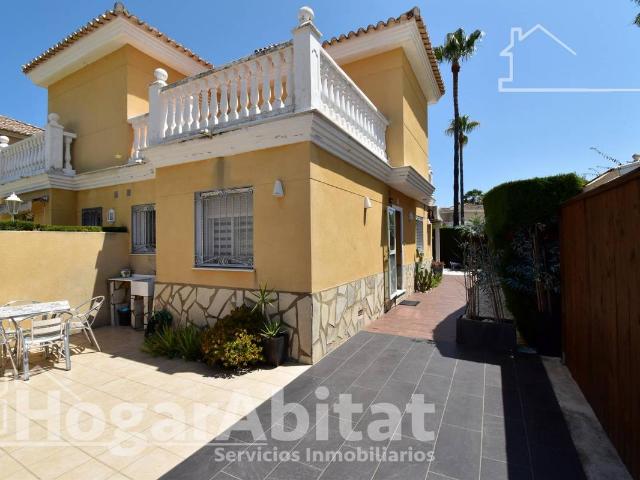 Casa adosada en Venta en Oliva Nova