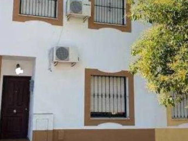 Casa adosada en Venta en Olivenza