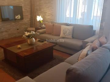 Casa adosada en venta en Olmedo. Oportunidad Adosado Seminuevo en Olmedo de cuatro dormitorios, dos baños. Casas adosadas.