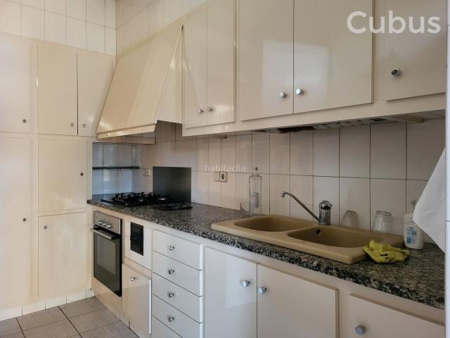 Casa adosada en venta en Olot. Casas adosadas.