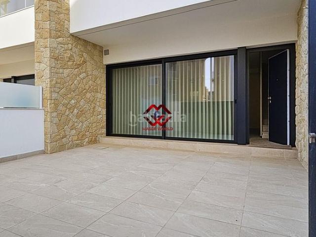 Casa adosada en venta en Orihuela, Lomas de Cabo Roig Los Dolses. Exclusivo adosado de diseño con jacuzzi privado a pocos pasos del Mediterráneo. Casas adosadas.