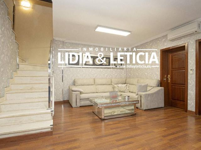 Casa adosada en Venta en Oromana