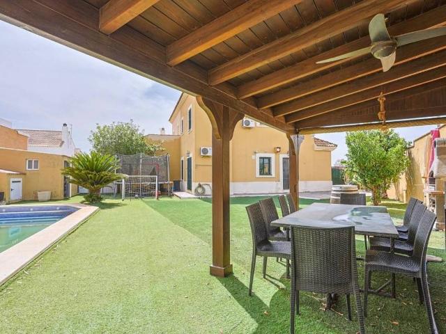 Casa adosada en Venta en Oromana