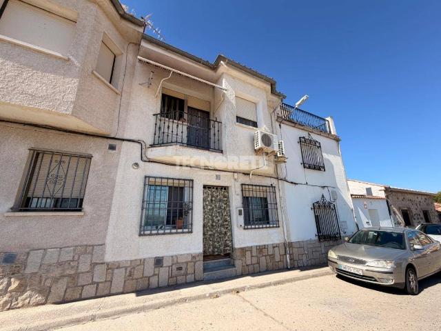 Casa adosada en Venta en Oropesa