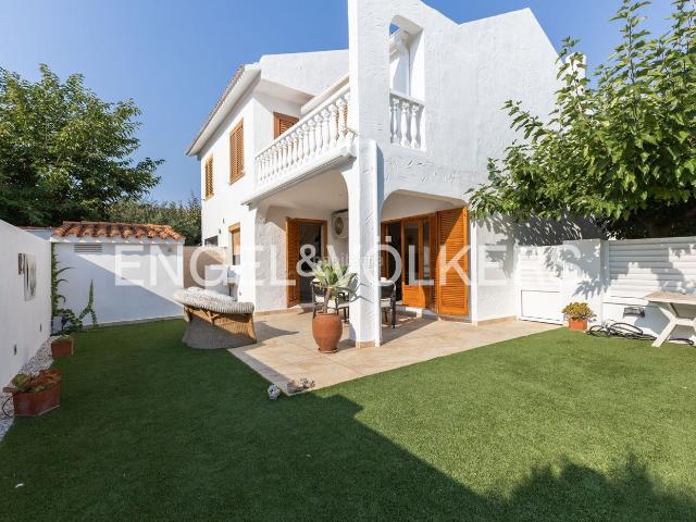 Casa adosada en venta en Oropesa del Mar, Playa Morros de Gos. CHALET ADOSADO DÚPLEX EN LA PLAYA MORRO DE GOS. Casas adosadas Oropesa del.