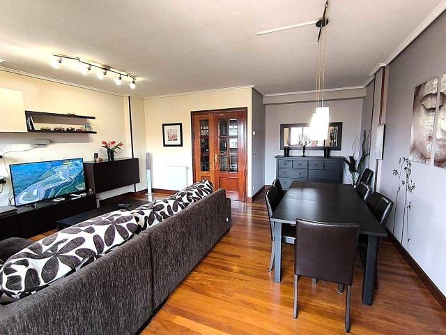 Casa adosada en venta en Oñati. Adosado en venta en Oñati, 4 dormitorios. Casas adosadas.