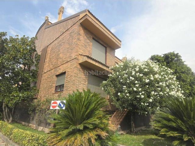 Casa adosada en venta en Logroño, Avenida Madrid. MAGNIFICA VIVIENDA ADOSADA AL LADO DE VARA DE REY. Casas adosadas.