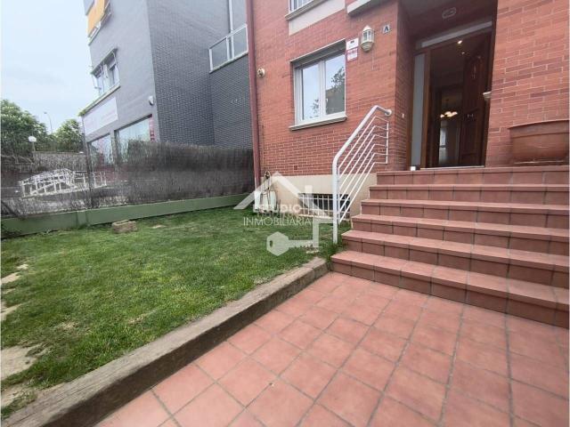 Casa adosada en venta en Logroño, Portillejo Valdegastea. Venta de chalet adosado en PortillejoValdegastea, Logroño. Casas adosadas.