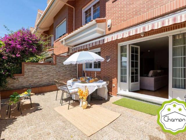 Casa adosada en Venta en Loiu
