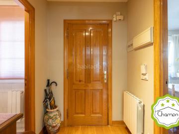 Casa adosada en venta en Loiu. Casas adosadas.